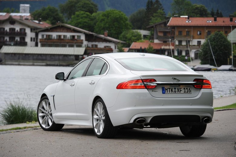 Jaguar xf 2012