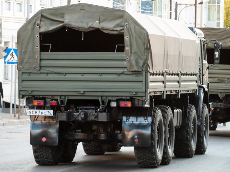 Камаз 43118 тентованный военный