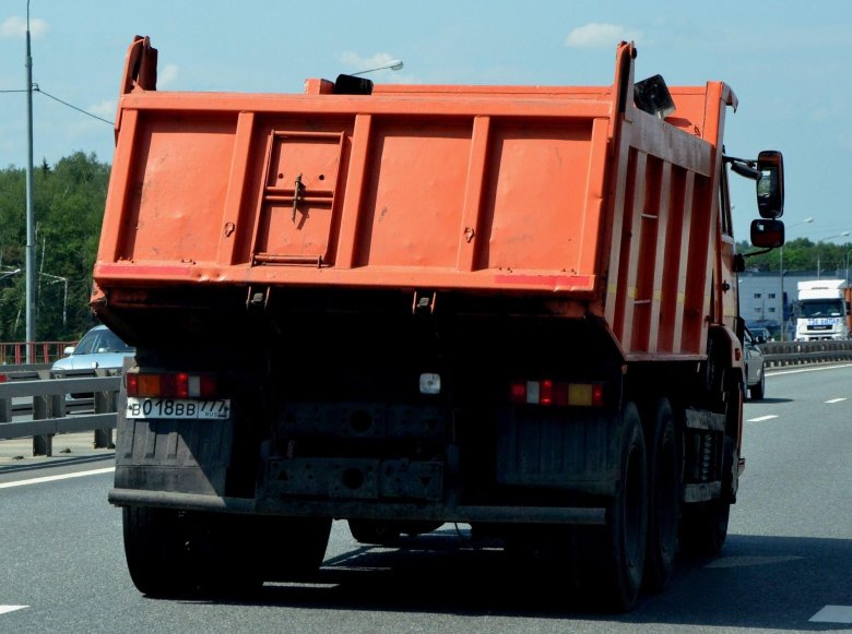Камаз 65115 сзади