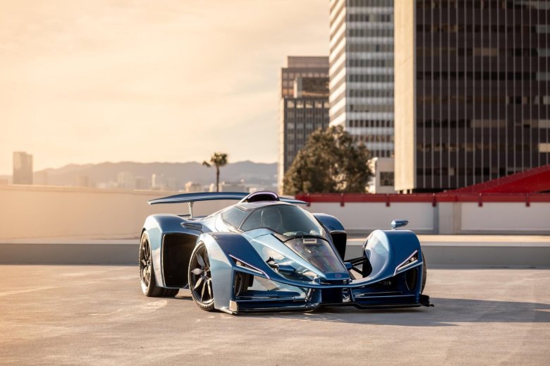 Гиперкар астон мартин валькирия