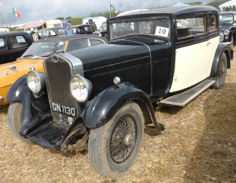 Старинный автомобиль