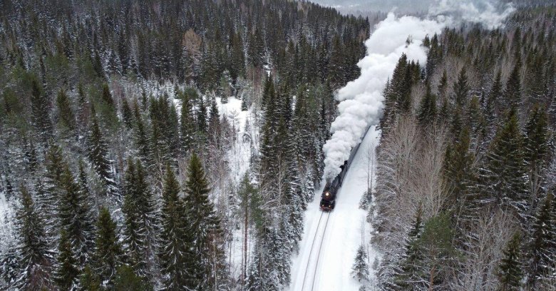 Паровоз рускеальский экспресс зима