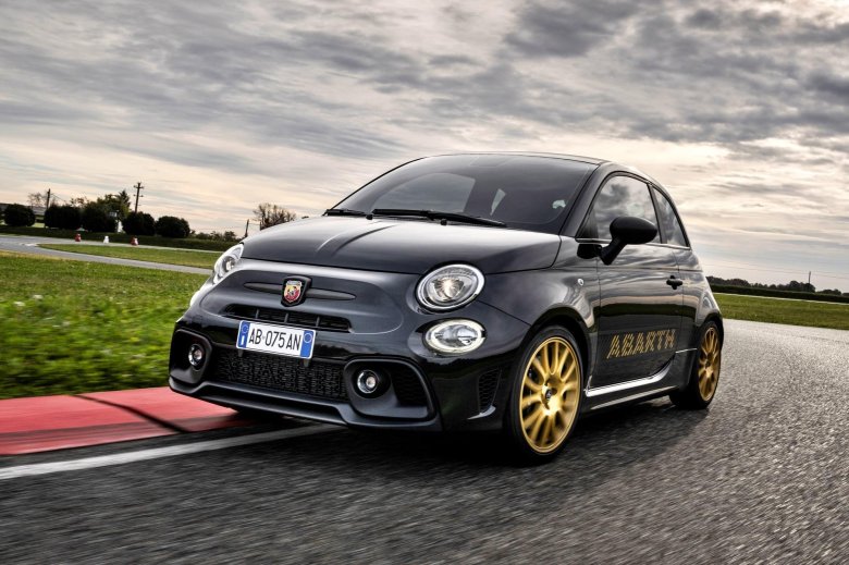 Abarth 695 biposto