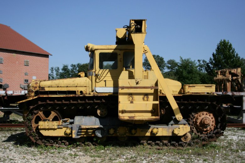 Трактор чтз дэт 250