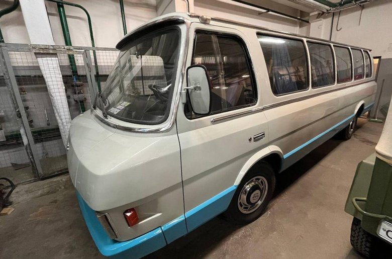 Микроавтобус зил