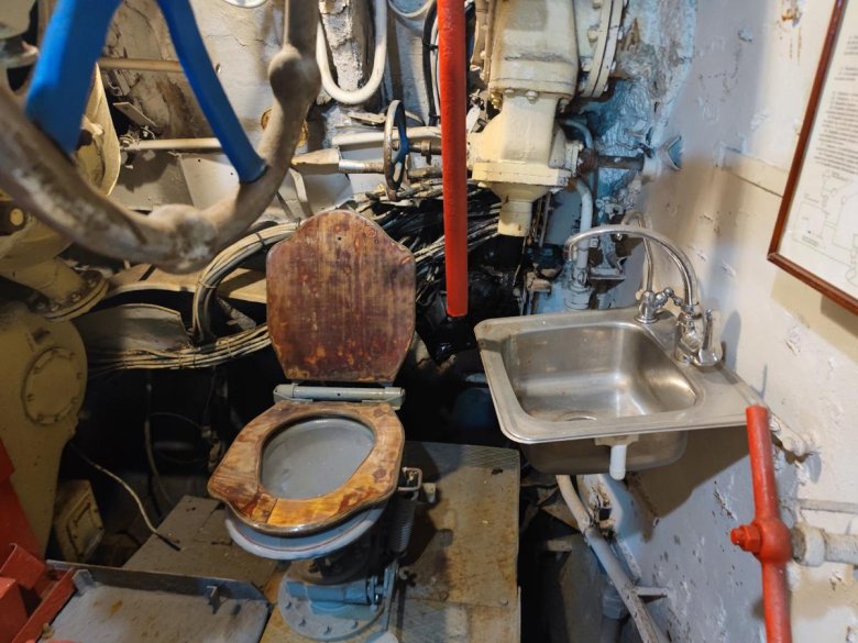 Гальюн на подводной лодке