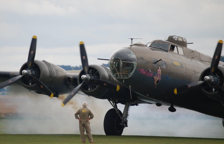 Boeing b-17g flying fortress