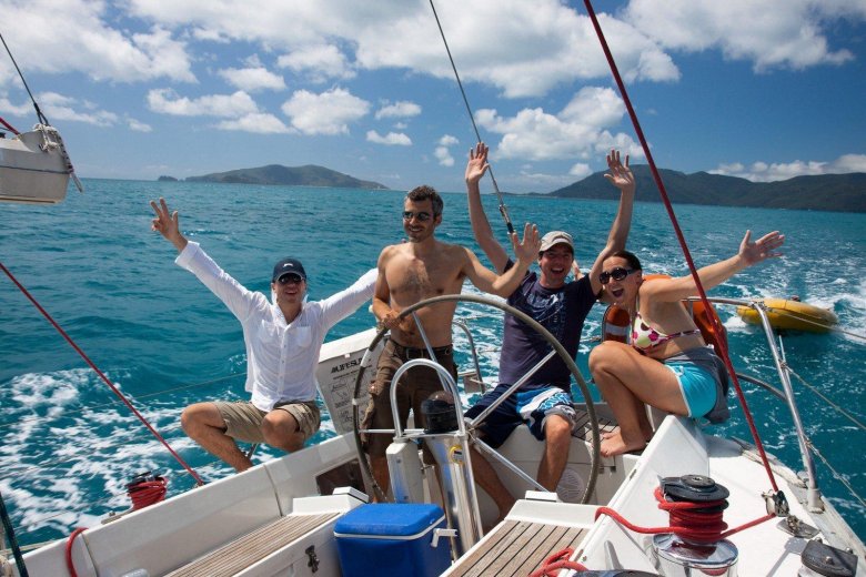 Катание на яхте