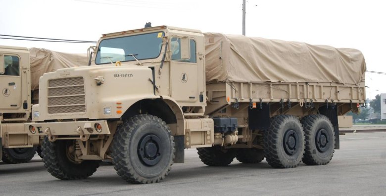 Армейский грузовик ошкош