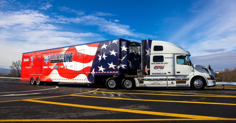 Американский трак вольво