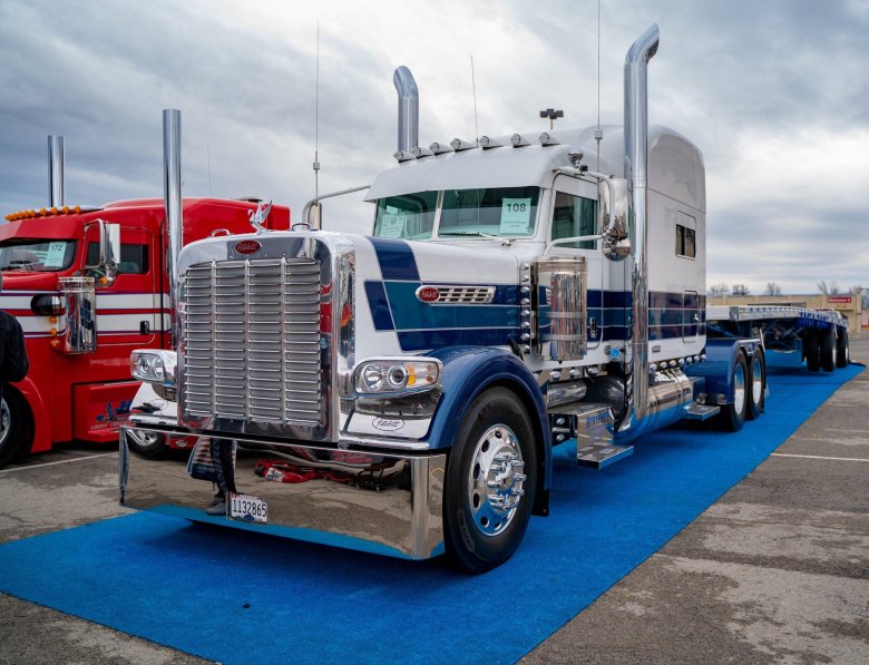 Трак петербилт