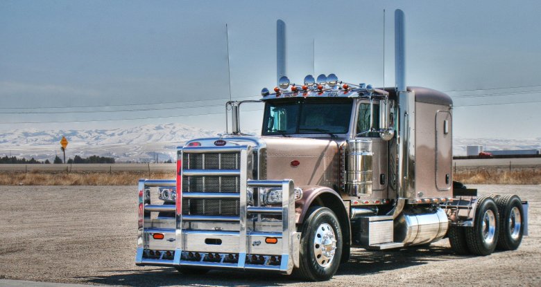 Грузовик peterbilt 389