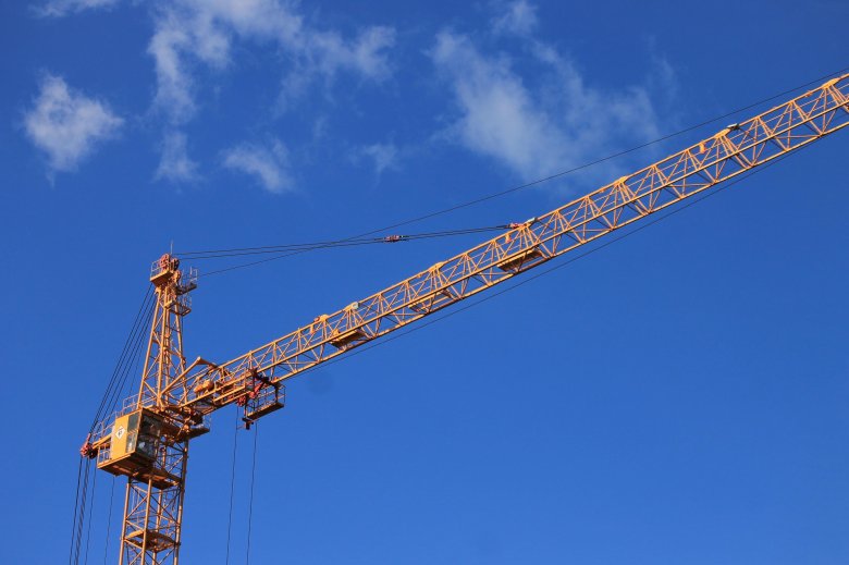 Башенно стреловой кран