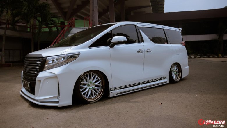 Toyota alphard iii