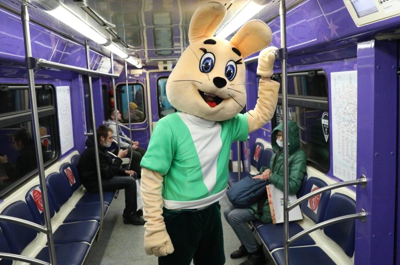 Поезд союзмультфильм в московском метро