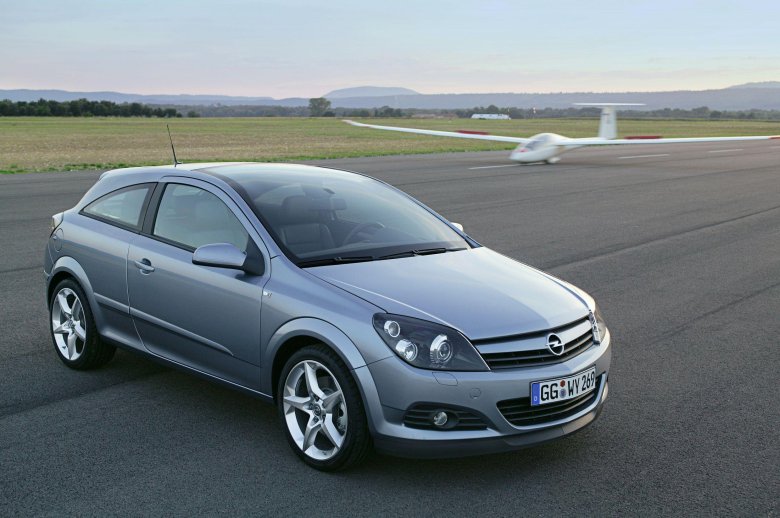 Opel astra gtc h