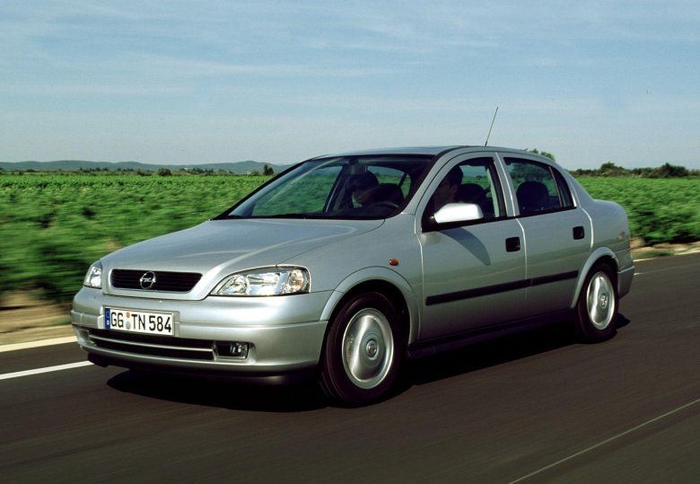Opel astra 1998 седан