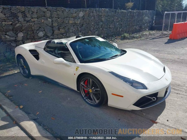 Ferrari 488 spider