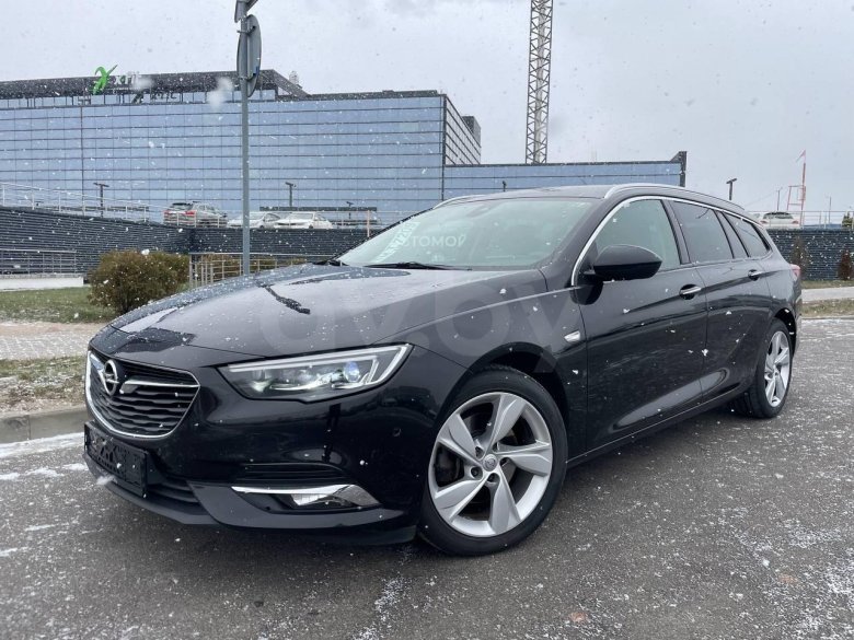 Опель инсигния 2018