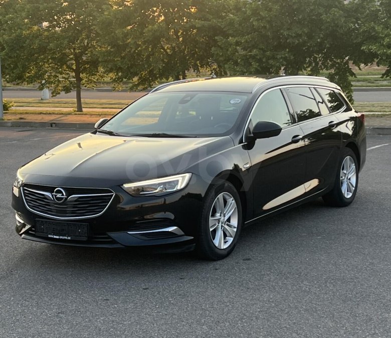 Опель инсигния универсал 2018