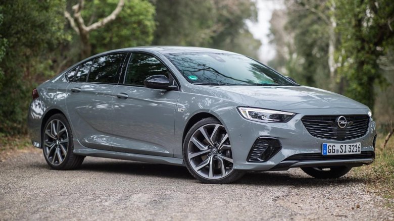 Опель инсигния 2018