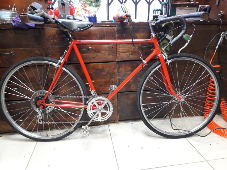 Красный велосипед хвз