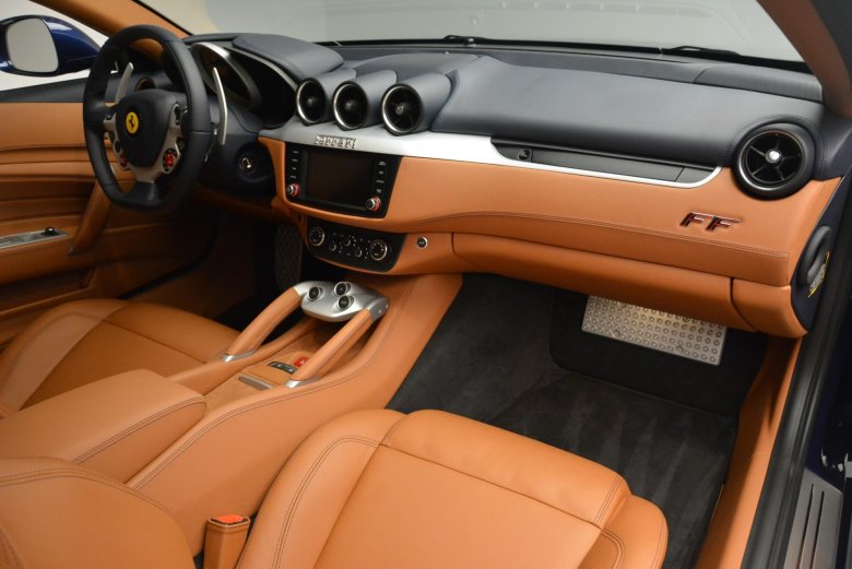 Салон феррари