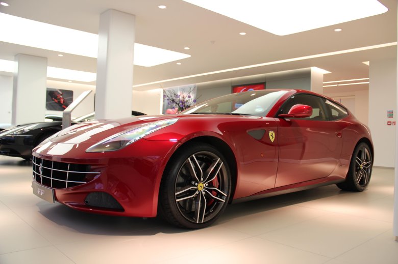 Ferrari ff 2021