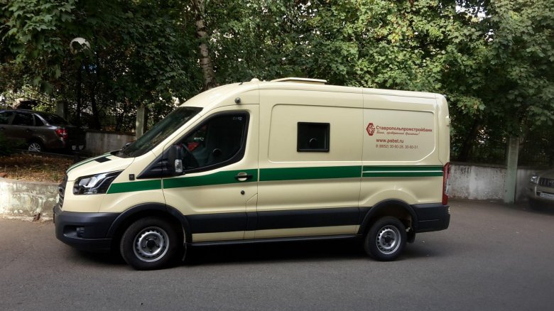 Инкассаторская машина сбербанка