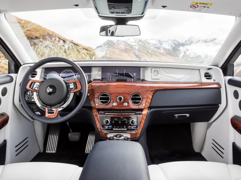 Роллс ройс фантом 2021 салон