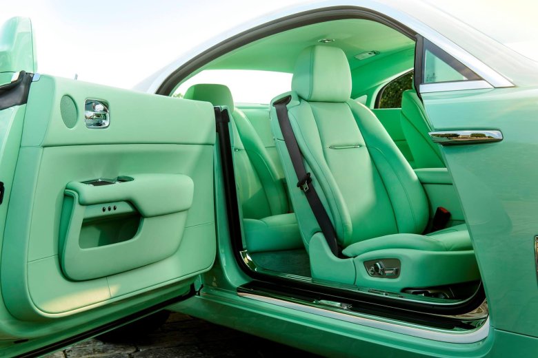 Роллс ройс wraith green салон