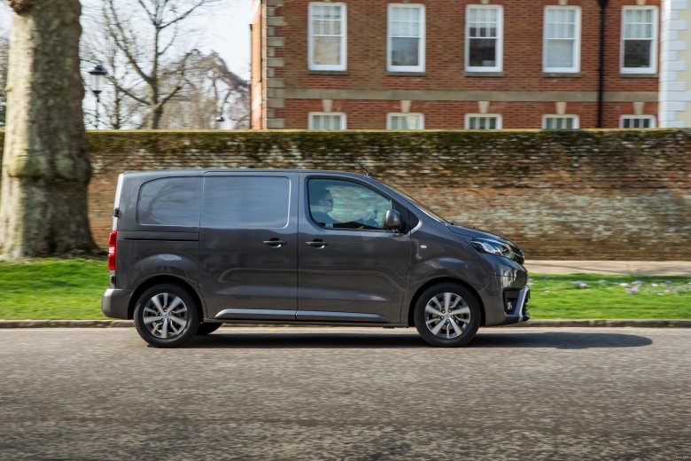 Toyota proace van