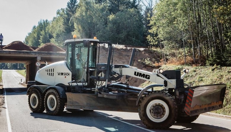 Автогрейдер terex tg200