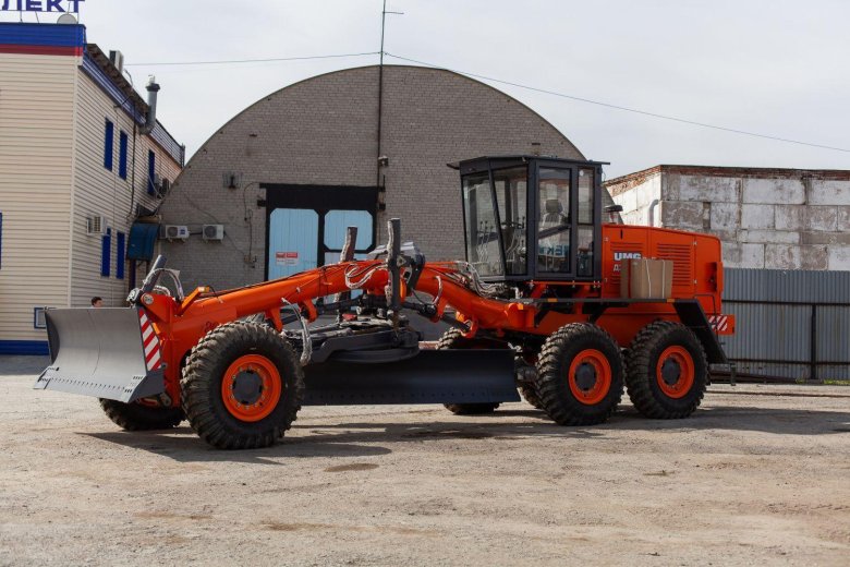 Автогрейдер umg