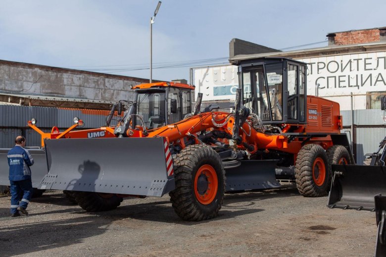 Автогрейдер umg