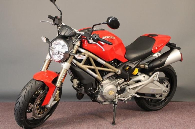 Ducati monster 1100 evo 2013
