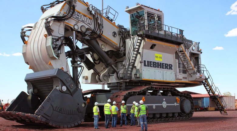 Liebherr r 9800 excavator
