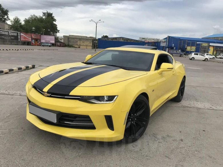 Chevrolet camaro 2021 желтый