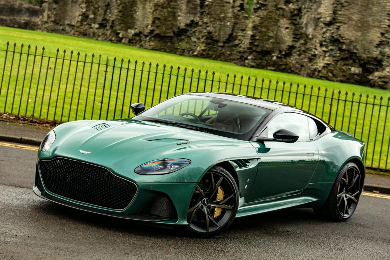 Aston martin dbs superleggera green
