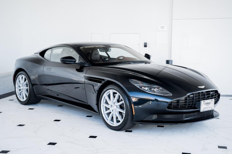 Aston martin db 11 volante