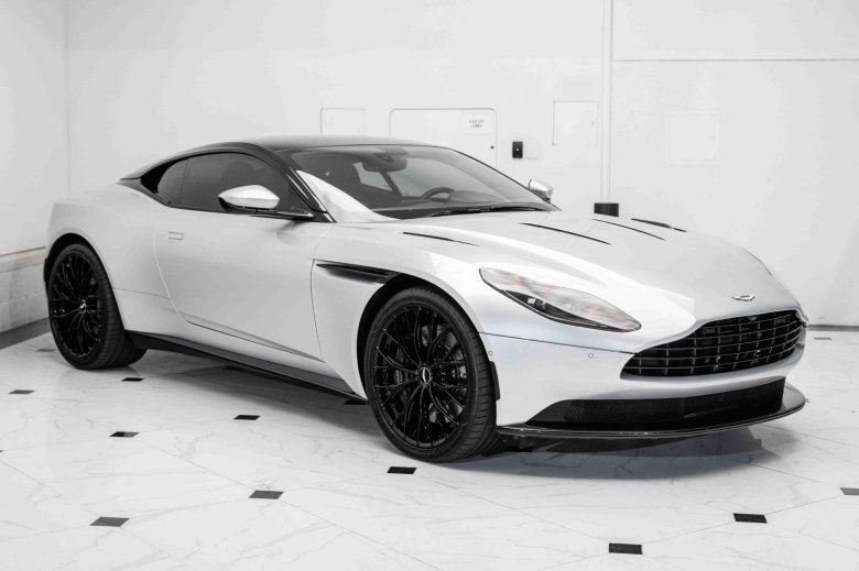 Aston martin db 11