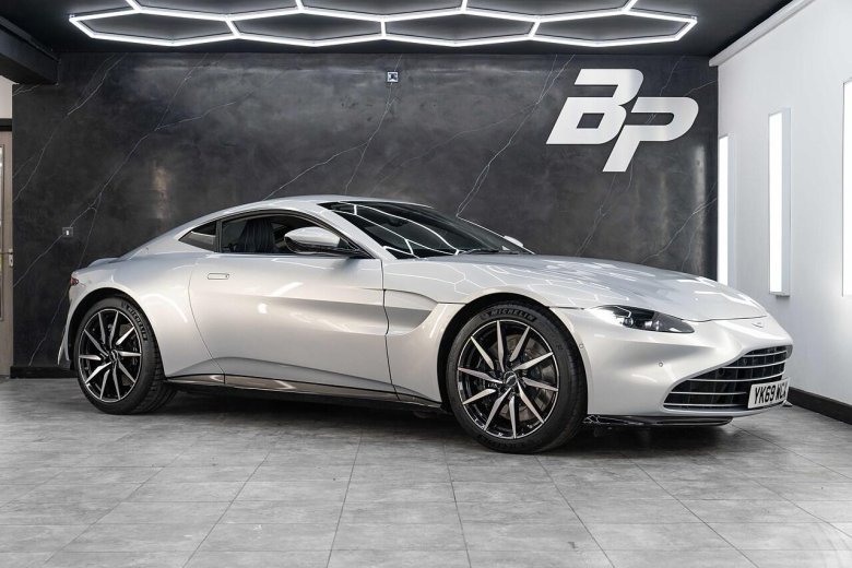 Aston martin vantage 2019