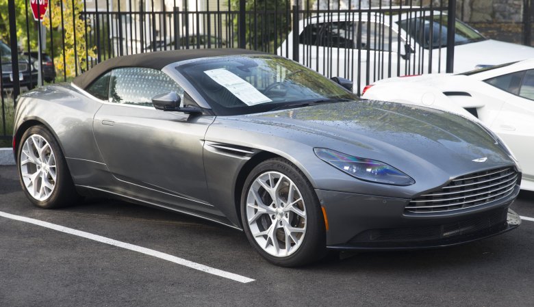 Астон мартин db11