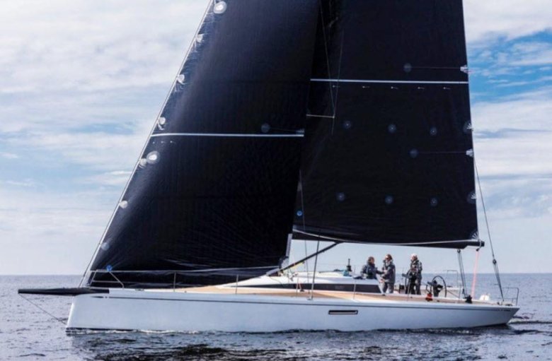 Парусная яхта balt 17