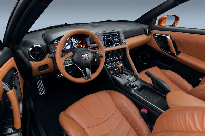 Nissan gtr 2017 interior