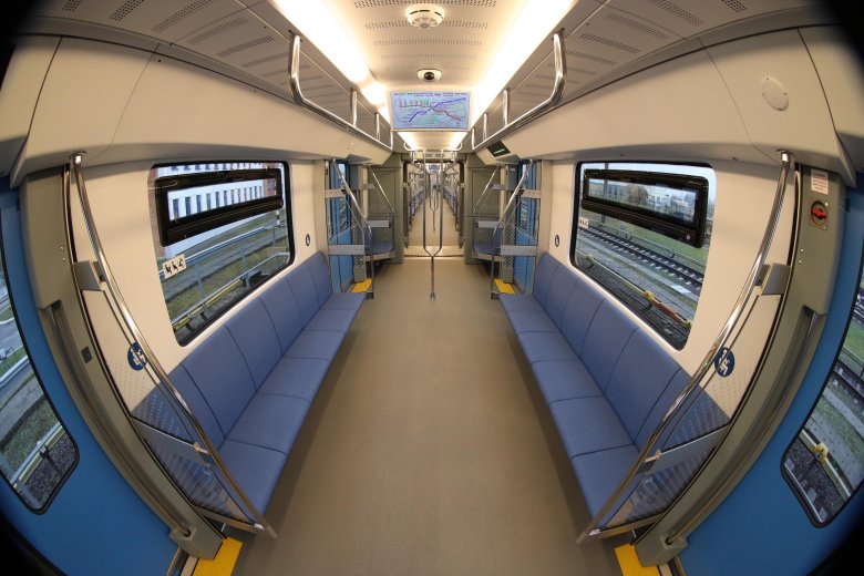 Штадлер м110 кабина