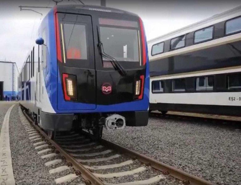 Поезд метро штадлер