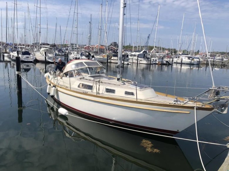 Лодка парусная