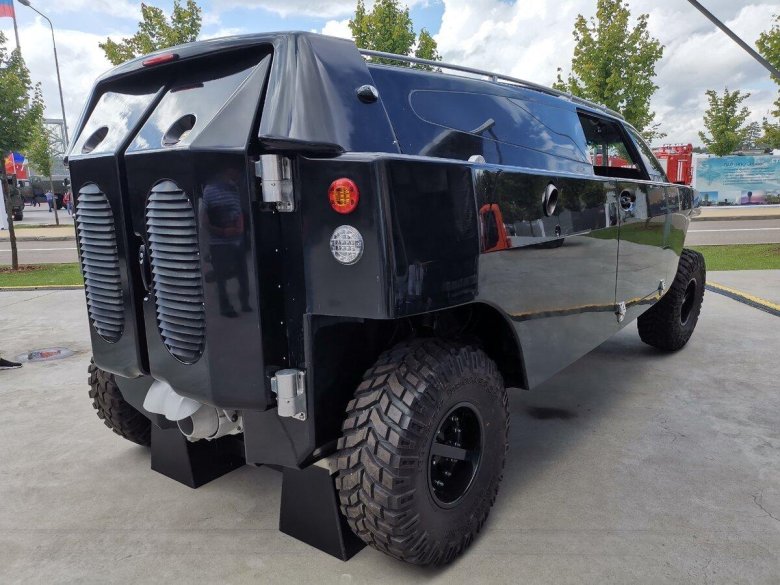 Глиссирующая амфибия дрозд