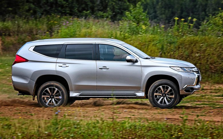 Mitsubishi pajero sport iii